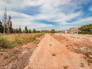 Suelo urbano con edificación en L´Aldea 44