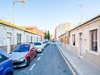 Local en C/ Javea, Alicante 31