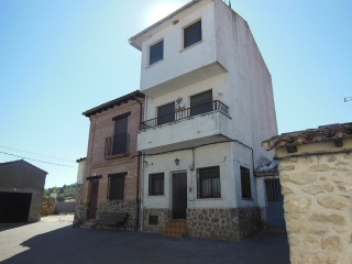 Casa en  C/ Barrio Arriba, Navamorcuende (Toledo) 2