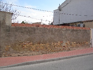 Terreno con edificación en C/ La Cera 12