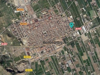 Local comercial y plazas de aparcamiento en Av. Mediterráneo 10