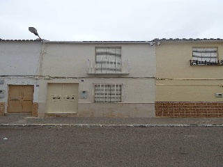 Casa adosada en calle Huelva, La Roda de Andalucía 1