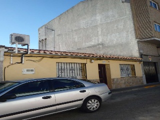 Casa adosada en calle Santo Tomás, Talavera de la Reina 1