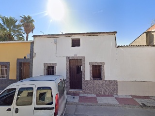 Casa adosada en C/ Ramón y Cajal nº 144 1