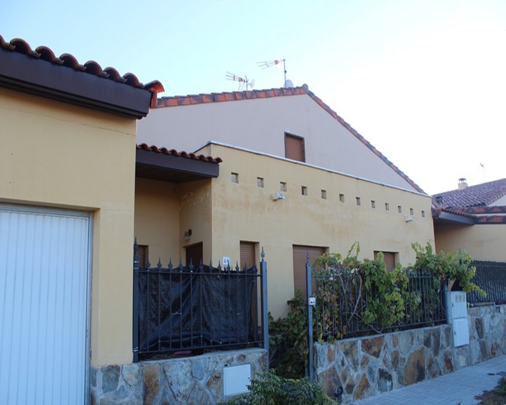 Vivienda en C/ Juan Pablo II, Domingo Pérez (Toledo)