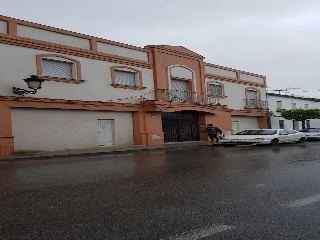 Locales comerciales y plazas de garaje en Olivares, Sevilla 1