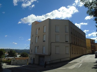 Edificio de viviendas y plazas de garaje en Flix , Tarragona 4
