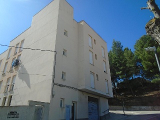 Edificio de viviendas y plazas de garaje en Flix , Tarragona 1