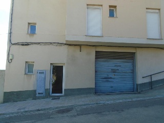Edificio de viviendas y plazas de garaje en Flix , Tarragona 6