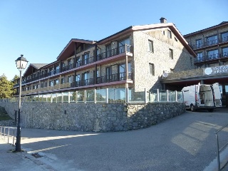 Edificio de viviendas y plazas de garaje en Alp. Girona 2