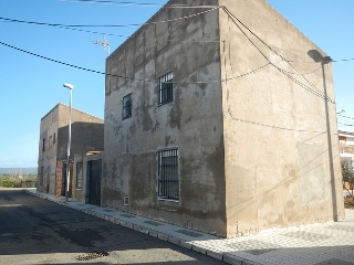 Adosado en calle San José Obrero (Alcalá del Rio) 1