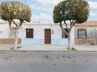 Casa adosada en C/ Alvaro de Bazán 1