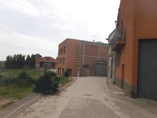 Edificio de viviendas y plazas de garaje en Els Alamús ,Lleida 5