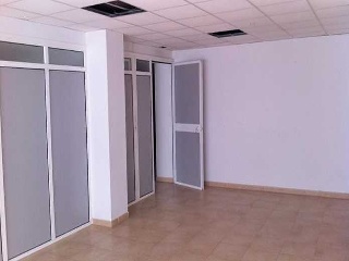 Local Comercial en C/ Vázquez López 10