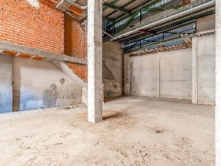 Locales comerciales en C/ Nuestra Señora de la Piedad 43
