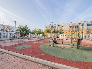 Piso con garaje en C/ Dolores Ibárruri 28
