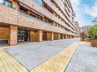 Vivienda y garajes en C/ Van Gogh  10