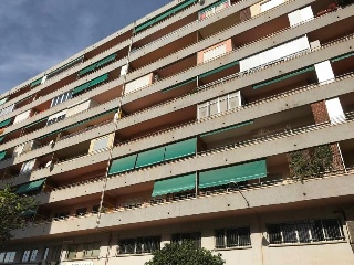 Locales C/ Guzmán el bueno 33