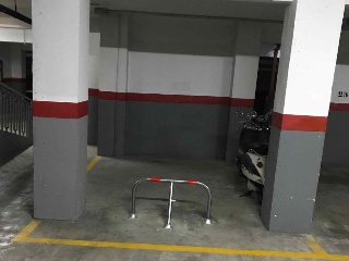 Locales C/ Guzmán el bueno 37