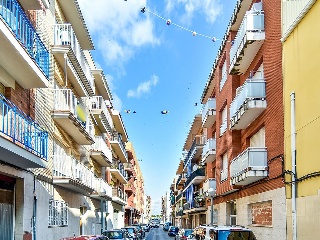 Promoción viviendas y trasteros en C/ Cinco 4
