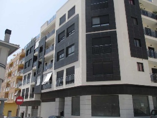 Locales y garajes en C/ Duanes 10
