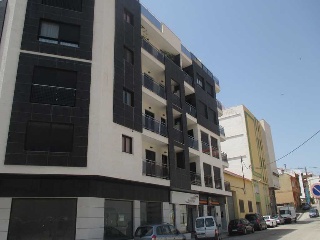 Locales y garajes en C/ Duanes 11