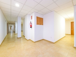 Locales en C/ Boqueras esq Av José Ortiz 5