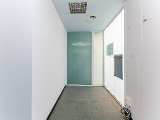 Local en Av Doctor Fleming 21