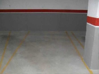 Plazas de garaje en Av Valencia 13