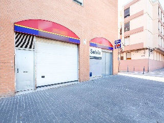 Local en Av Vicente Girones Mora 44