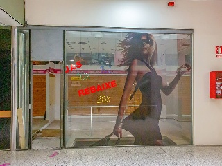 Locales en Pz Porxada 26