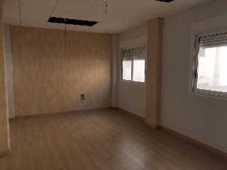 Locales en C/ Tenerías, Huesca  36