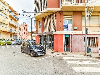 Local comercial en C/ Montoliu 11