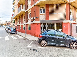 Local comercial en C/ Montoliu 13