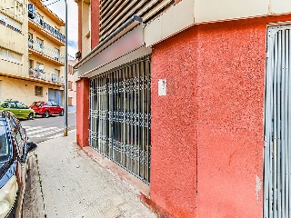 Local comercial en C/ Montoliu 14