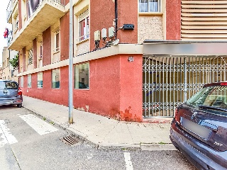 Local comercial en C/ Montoliu 15