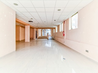 Local comercial en C/ Montoliu 17