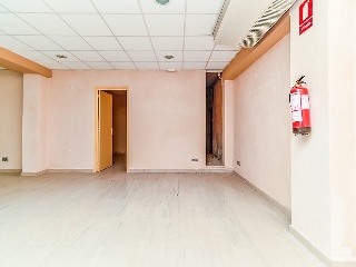 Local comercial en C/ Montoliu 24