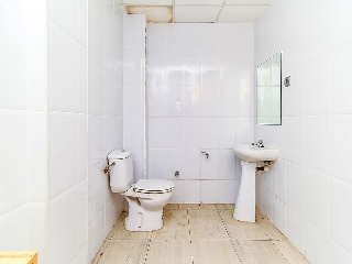 Local comercial en C/ Montoliu 28