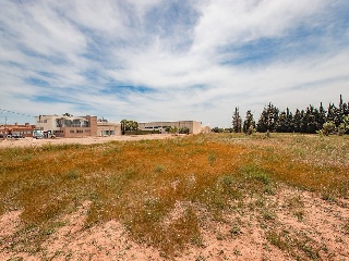 Suelo urbano con edificación en L´Aldea 65