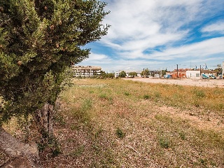 Suelo urbano con edificación en L´Aldea 72
