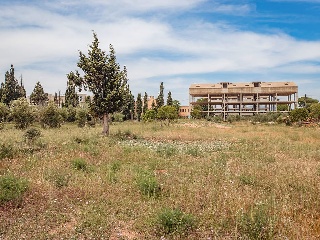 Suelo urbano con edificación en L´Aldea 75