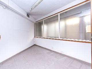 Local en Av, Francesc Macià 37