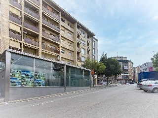 Local en Av, Francesc Macià 41