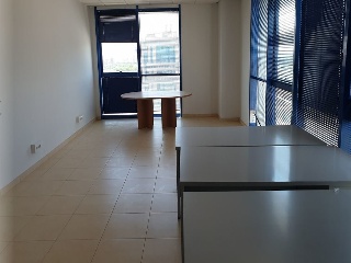 Oficina y plaza de aparcamiento en C/ Arquitectura 10