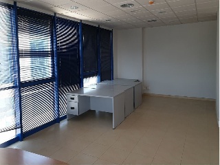 Oficina y plaza de aparcamiento en C/ Arquitectura 12