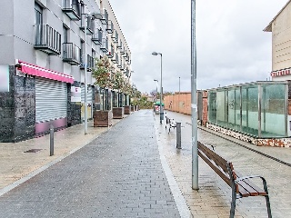 Local en Montcada i Reixac 55