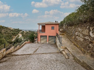 Chalet independiente en C/ Roca del Sol 70