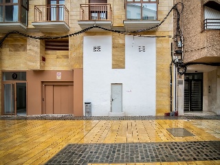 Local comercial en Pz. Jose María Artes  5
