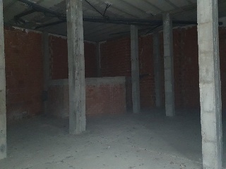 Local en C/ Enric Valor   20